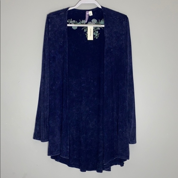 Francesca’s Alya Romantic Embroidered blue open front Cardigan medium nwt new - Picture 5 of 7